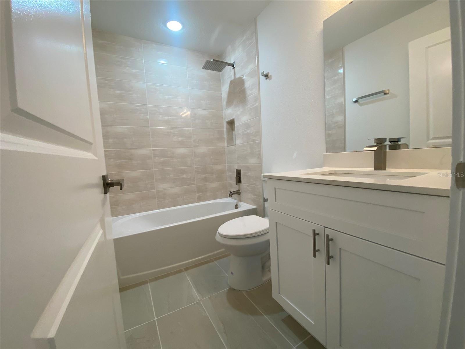 Image 39 of 49 For 1115 Munster Court