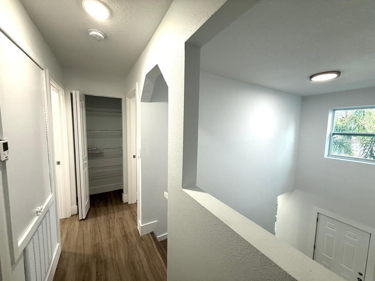 Image 42 of 49 For 1115 Munster Court