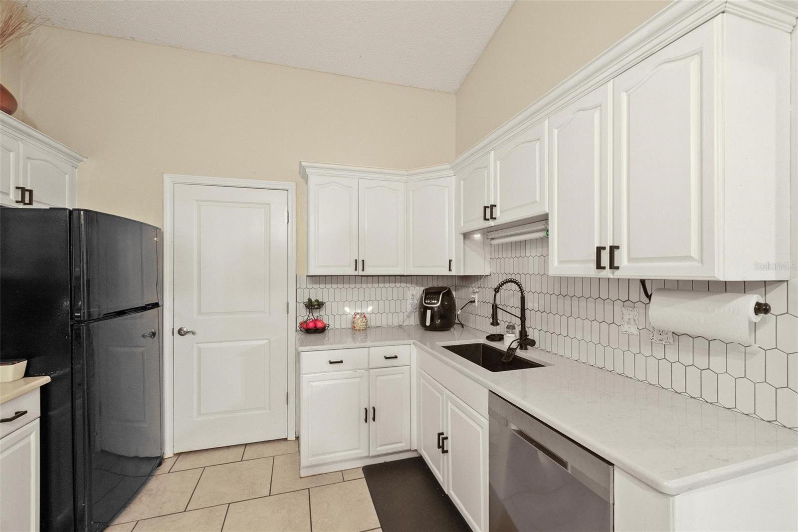 Image 10 of 42 For 4416 Summerfield Court