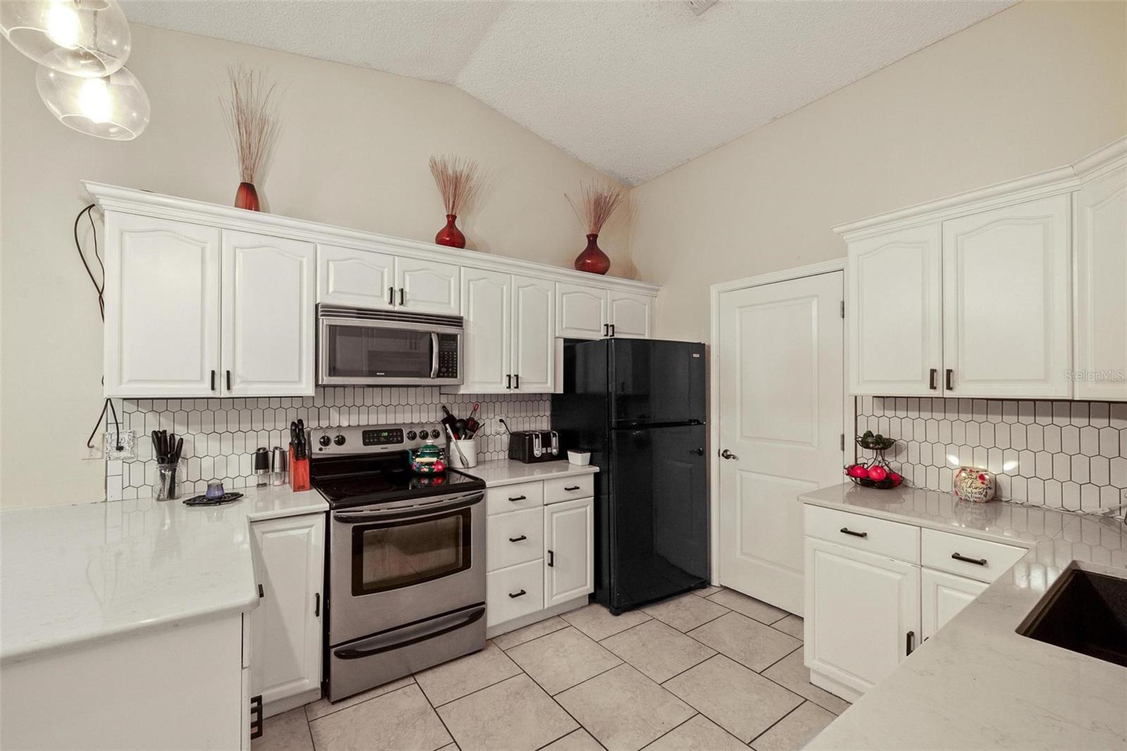 Image 11 of 42 For 4416 Summerfield Court