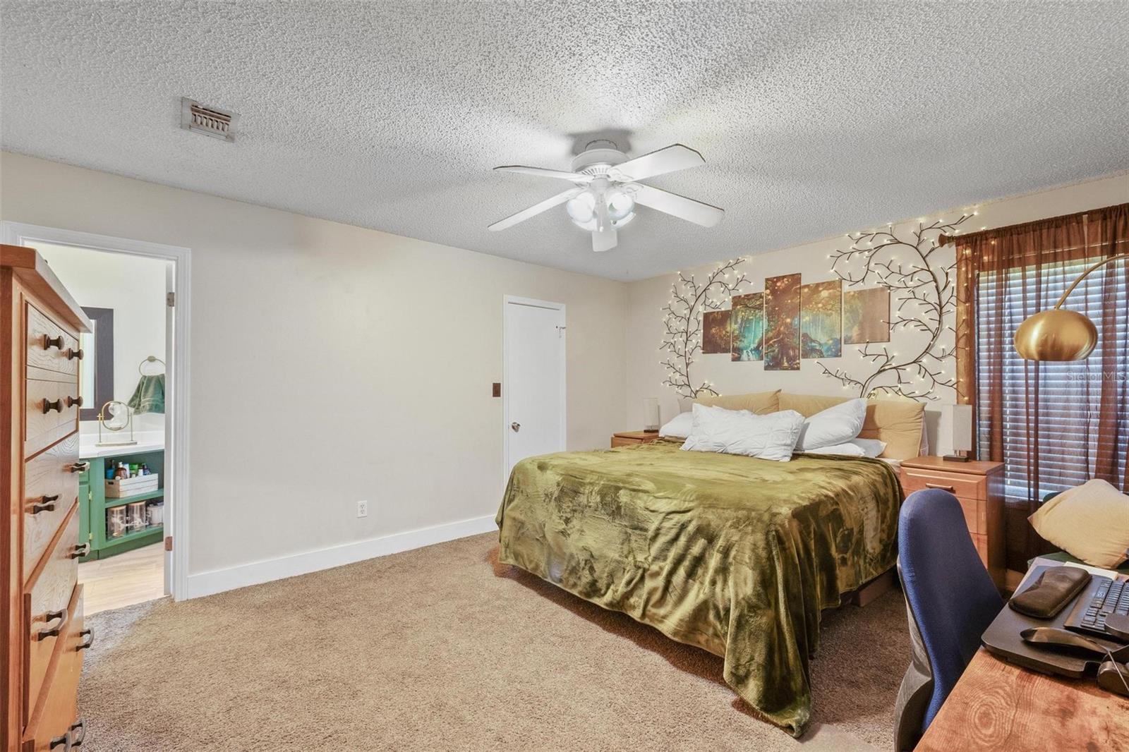 Image 16 of 42 For 4416 Summerfield Court