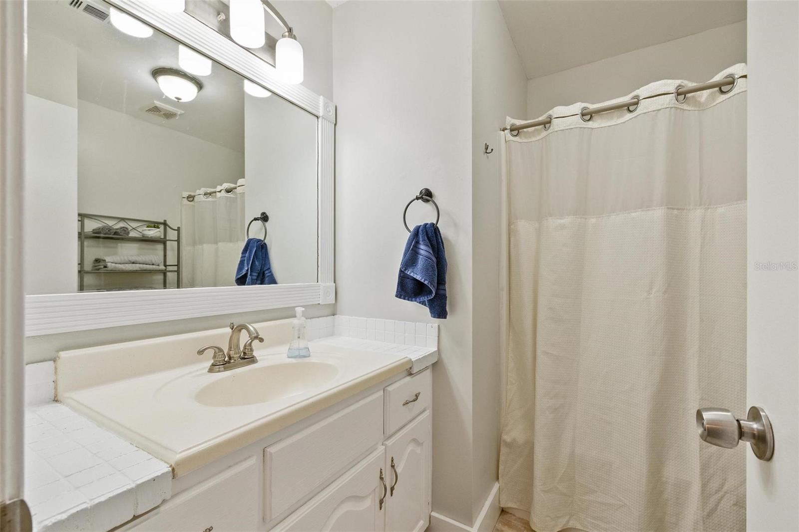 Image 23 of 42 For 4416 Summerfield Court