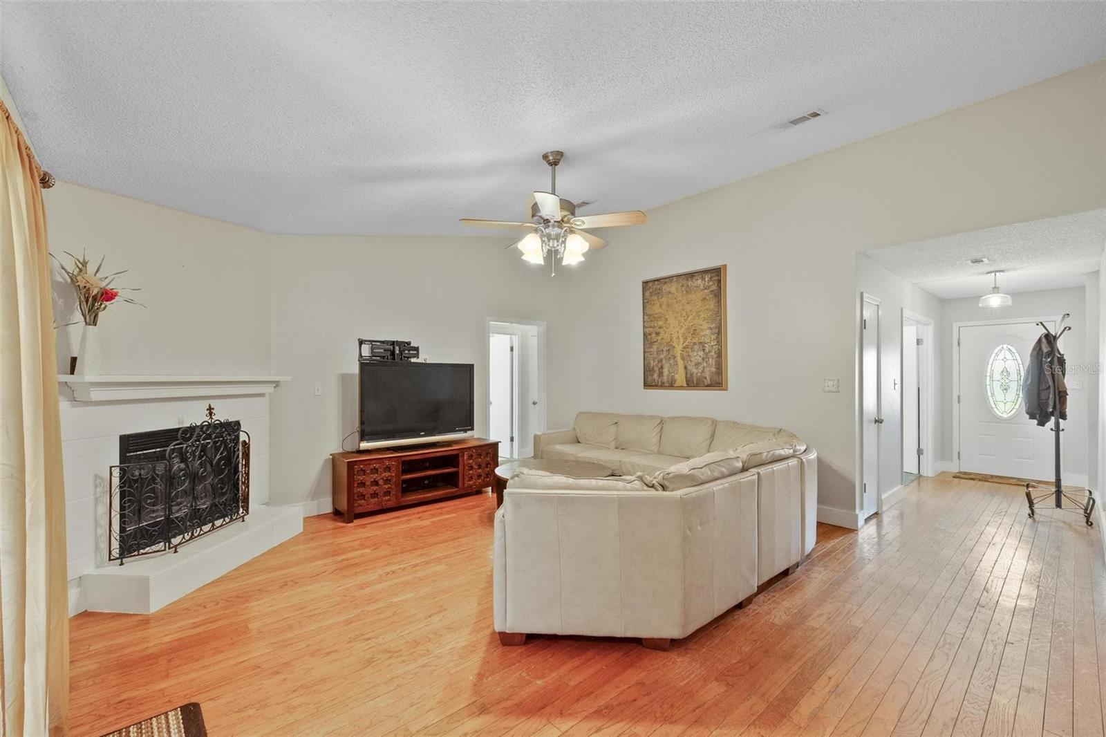 Image 27 of 42 For 4416 Summerfield Court