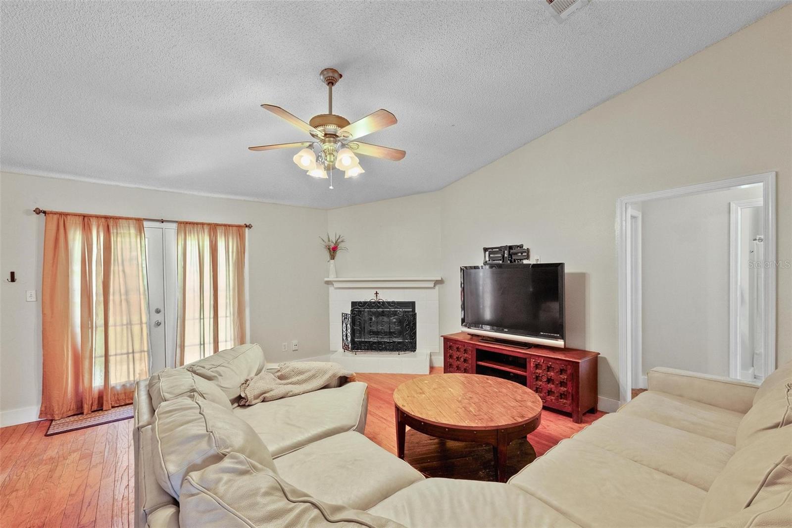 Image 29 of 42 For 4416 Summerfield Court