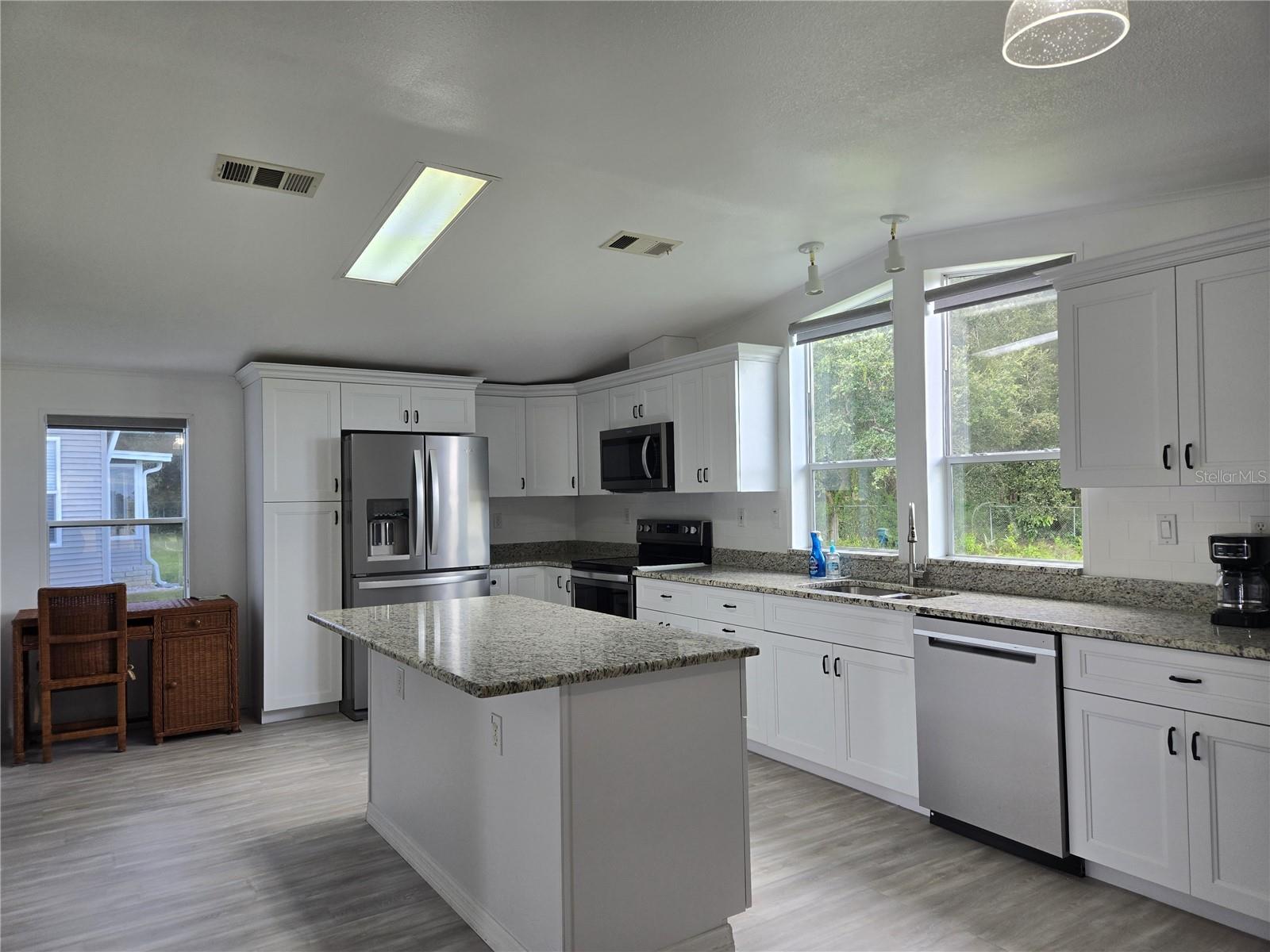 Image 14 of 31 For 2696 Lake Grassmere Circle 1874
