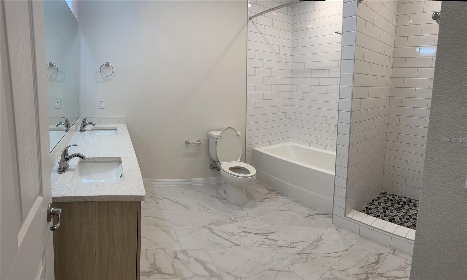 Image 13 of 19 For 2031 Claudia Lane