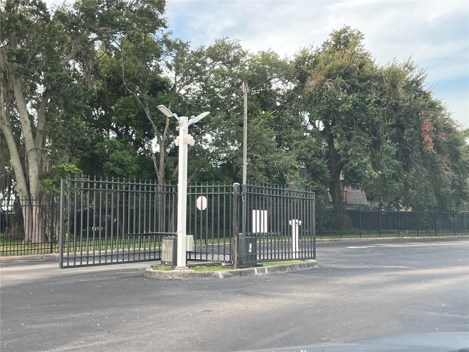 Image 3 of 19 For 2031 Claudia Lane