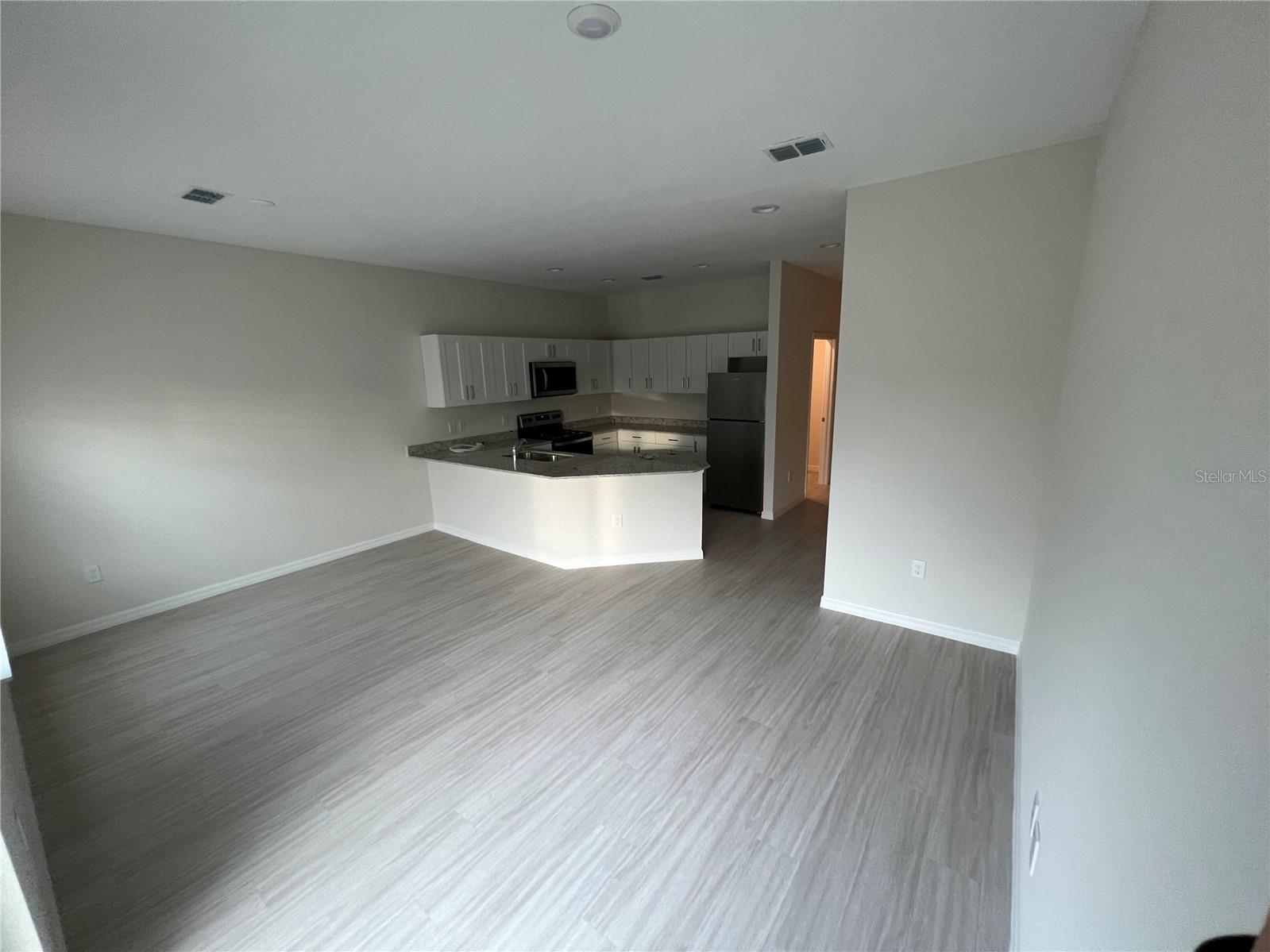 Image 9 of 19 For 2031 Claudia Lane