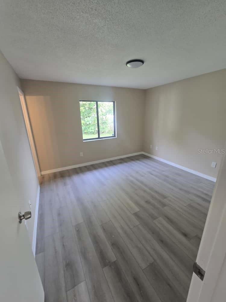 Image 3 of 15 For 611 Bay Avenue