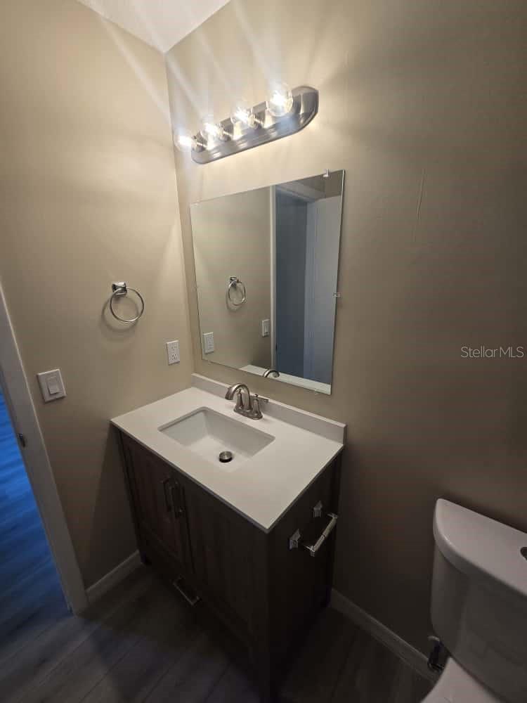 Image 6 of 15 For 611 Bay Avenue