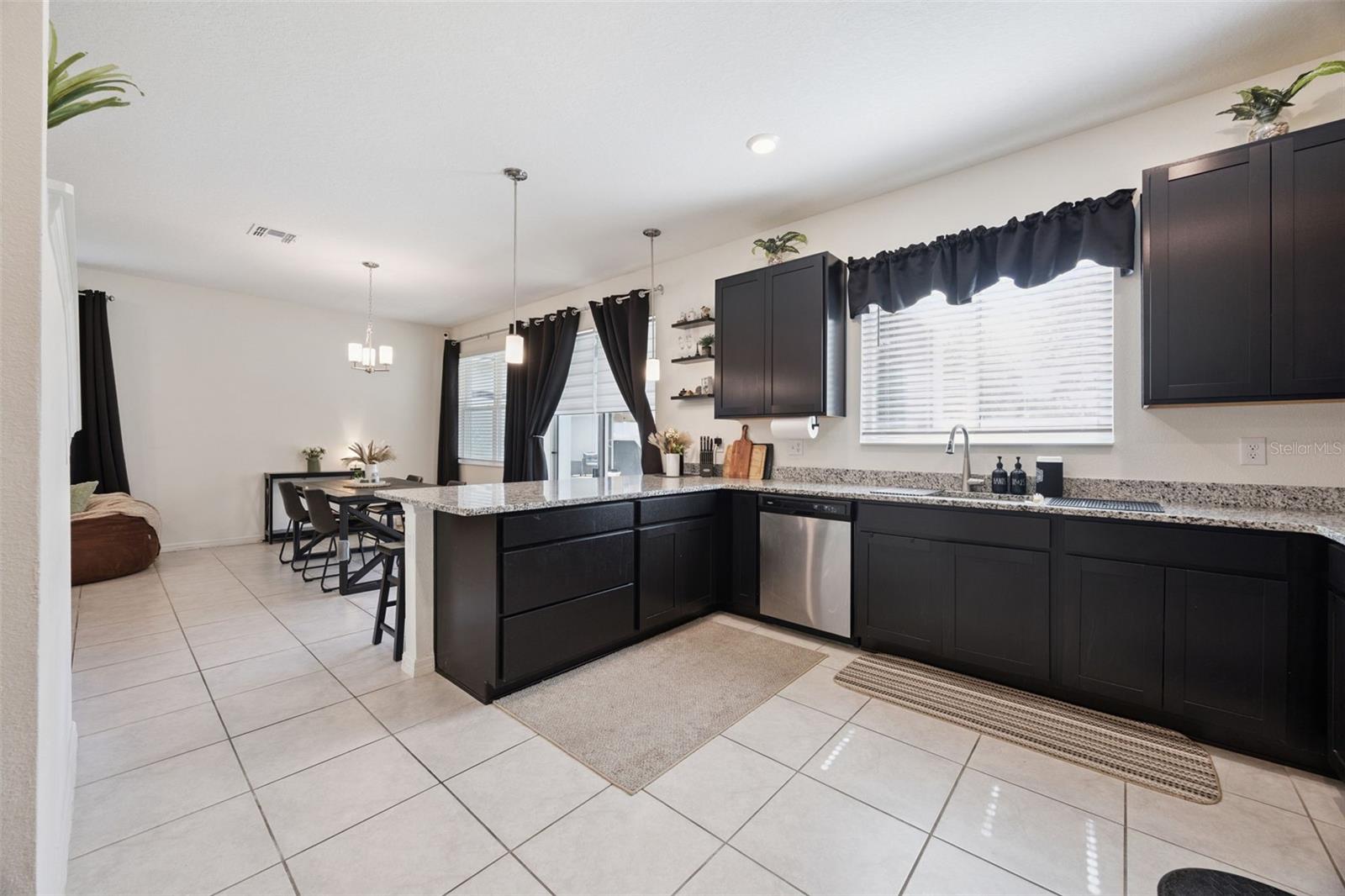 Image 11 of 40 For 1068 Papaya Circle