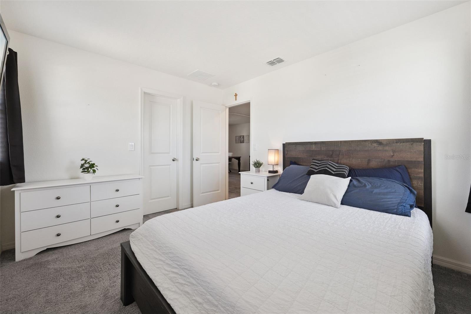 Image 24 of 40 For 1068 Papaya Circle