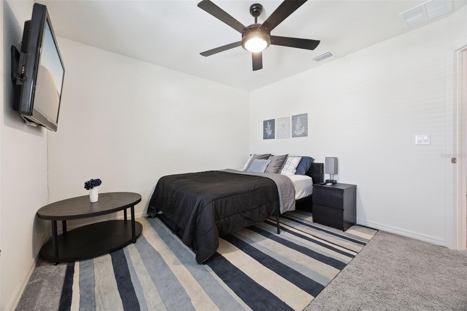 Image 29 of 40 For 1068 Papaya Circle