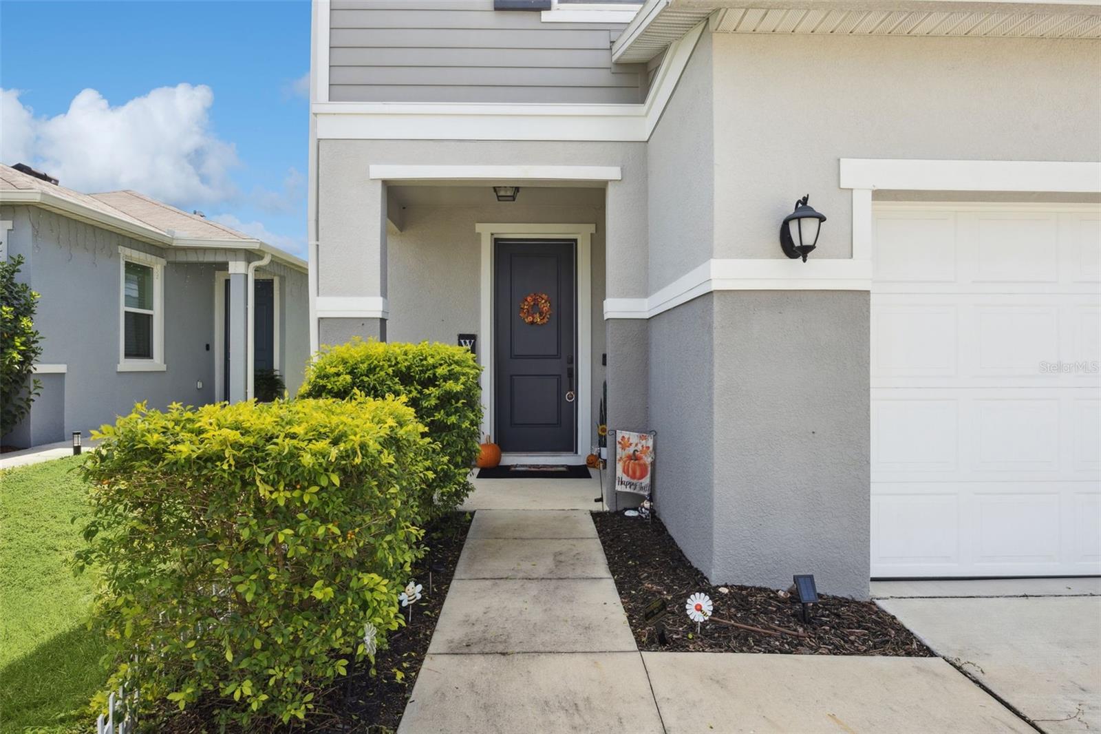 Image 3 of 40 For 1068 Papaya Circle