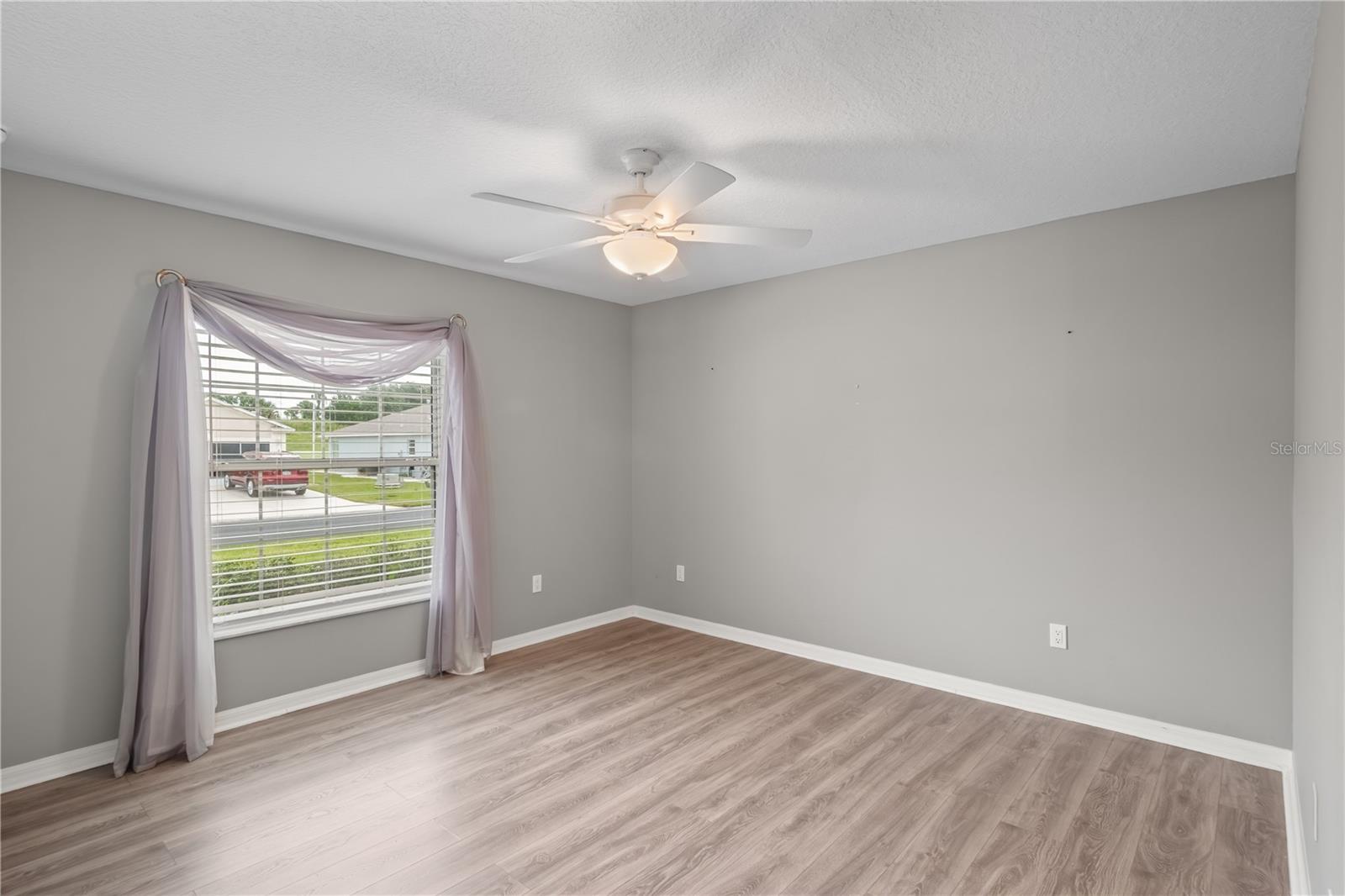 Image 18 of 50 For 15692 11th Court Road