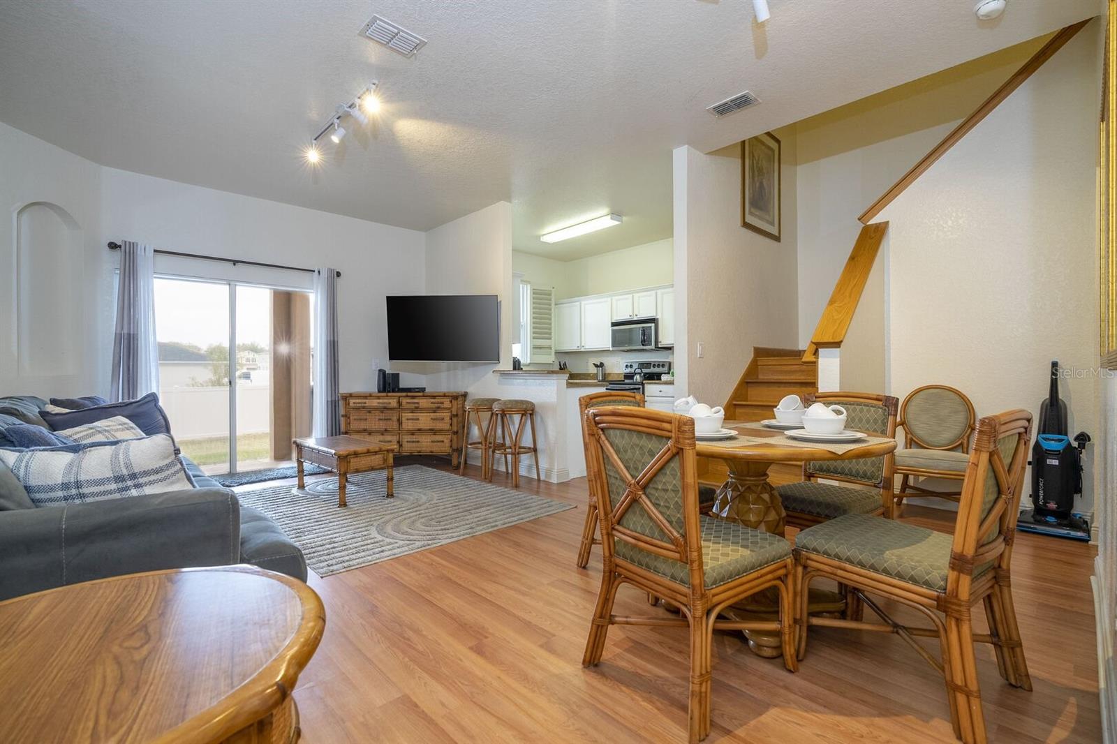 Image 12 of 48 For 3132 Calabria Avenue