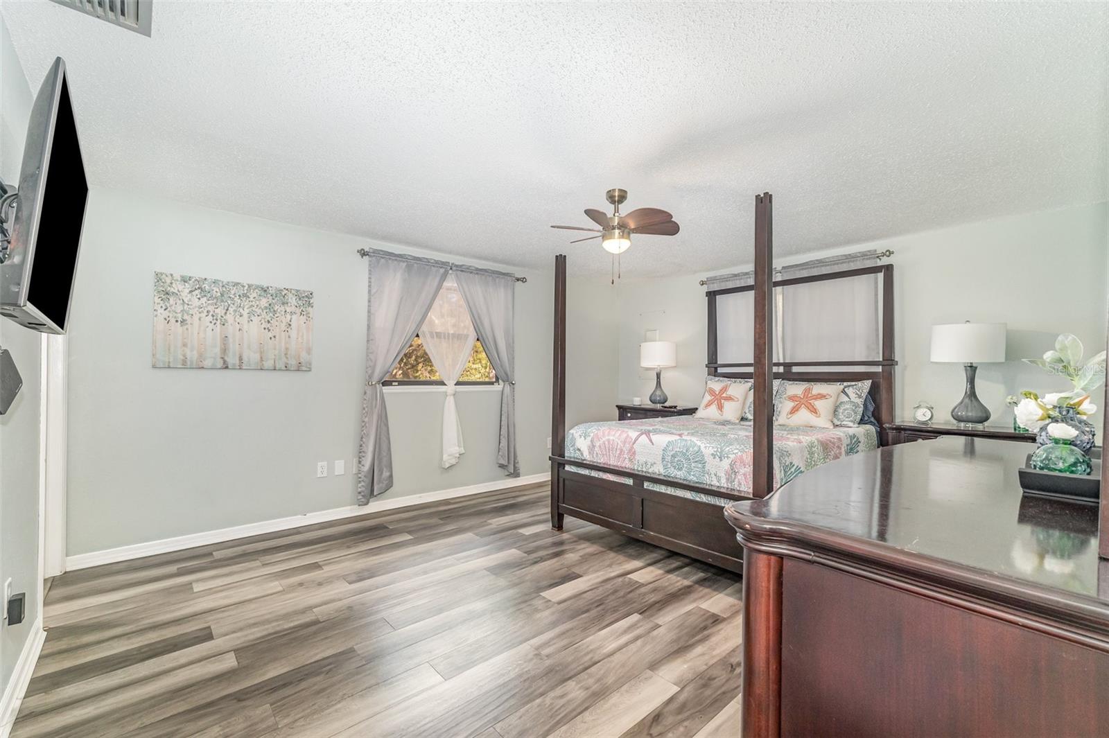 Image 14 of 30 For 176 989th Street