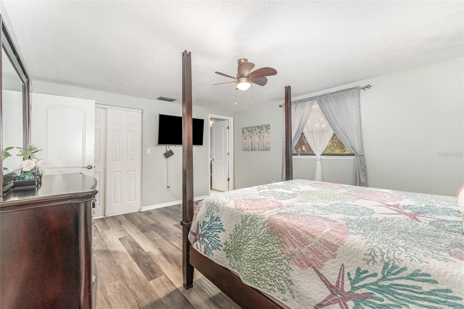 Image 15 of 30 For 176 989th Street