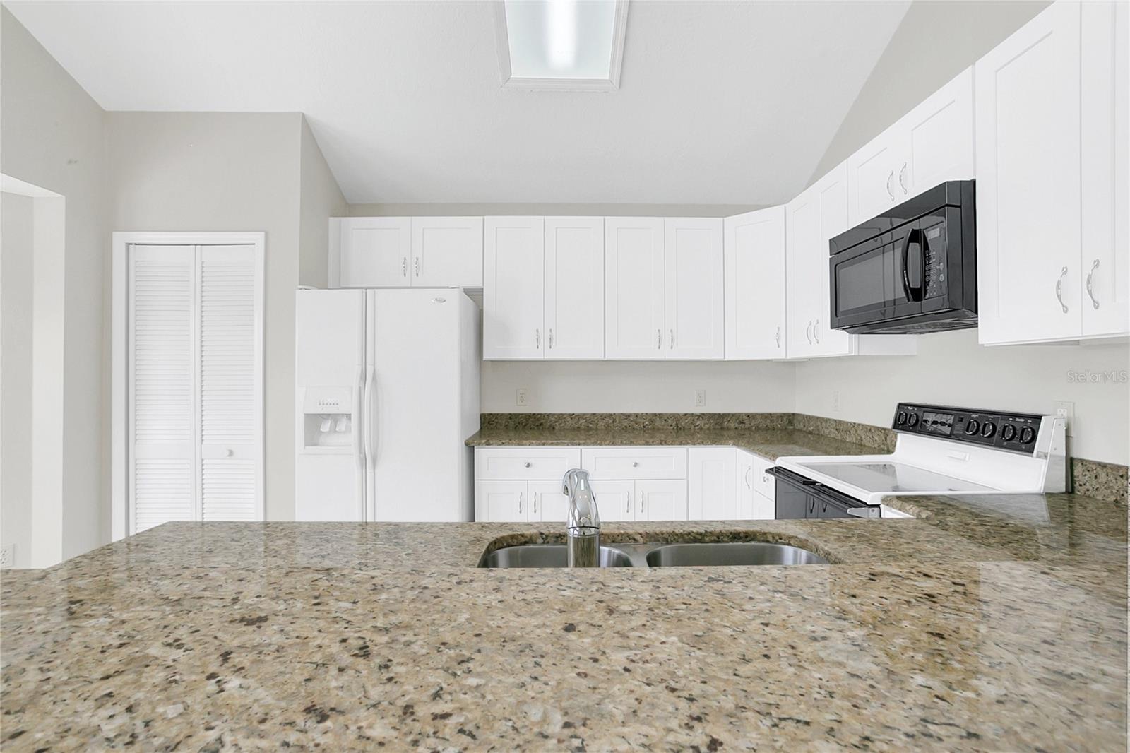 Image 11 of 38 For 13521 Mallard Cove Boulevard