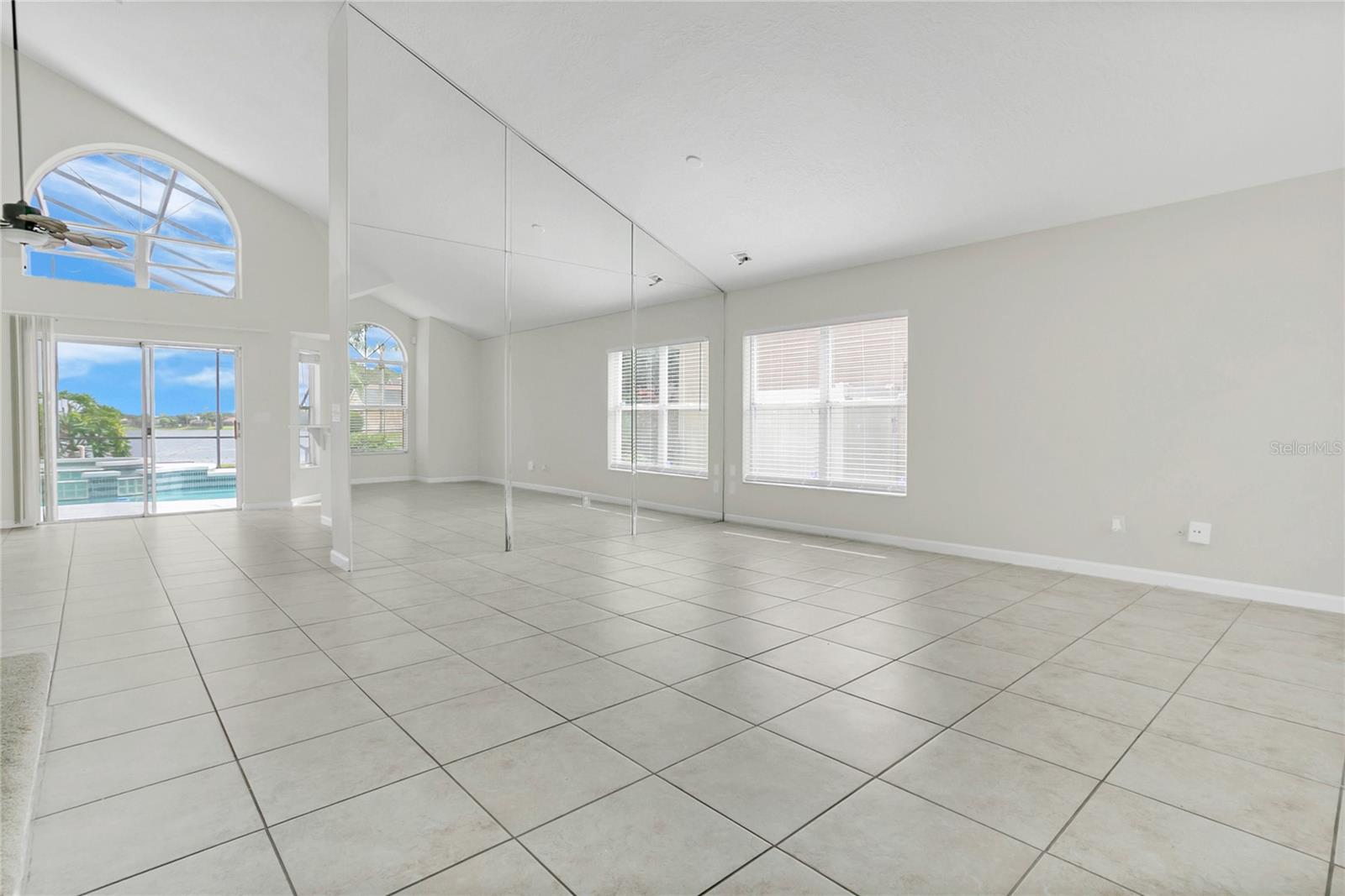 Image 14 of 38 For 13521 Mallard Cove Boulevard