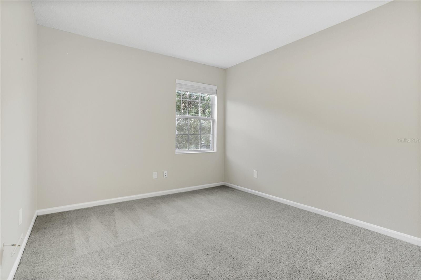 Image 22 of 38 For 13521 Mallard Cove Boulevard