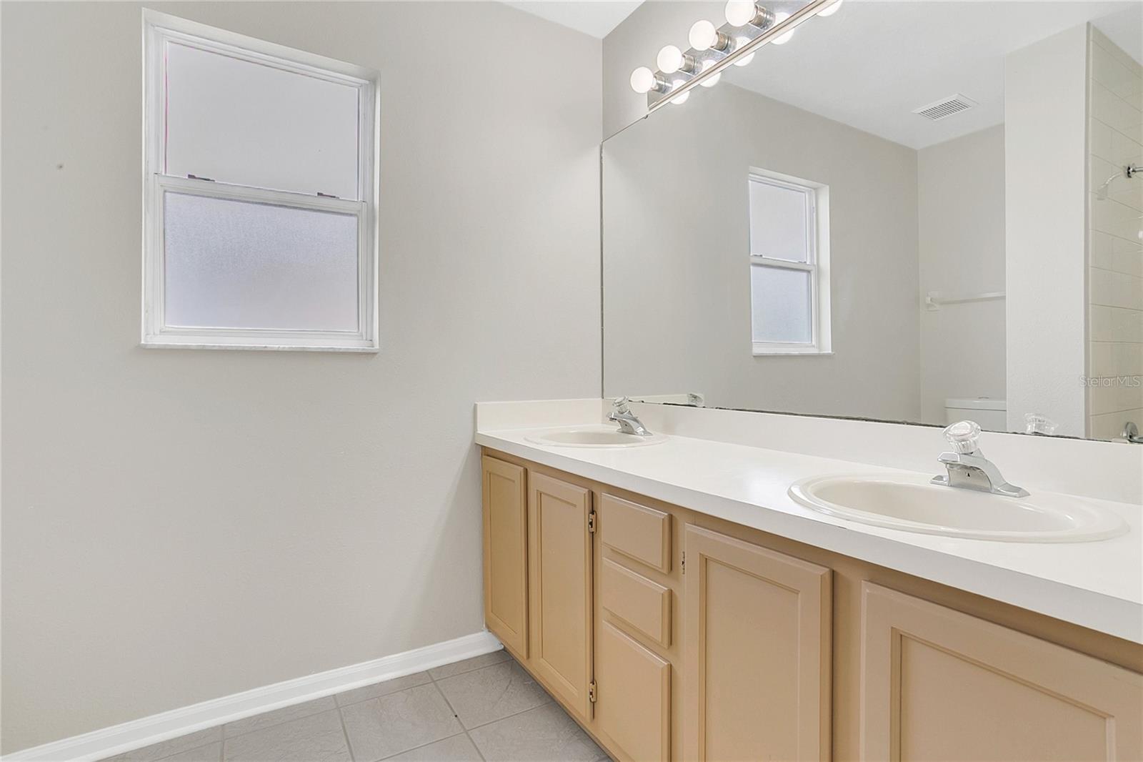 Image 24 of 38 For 13521 Mallard Cove Boulevard