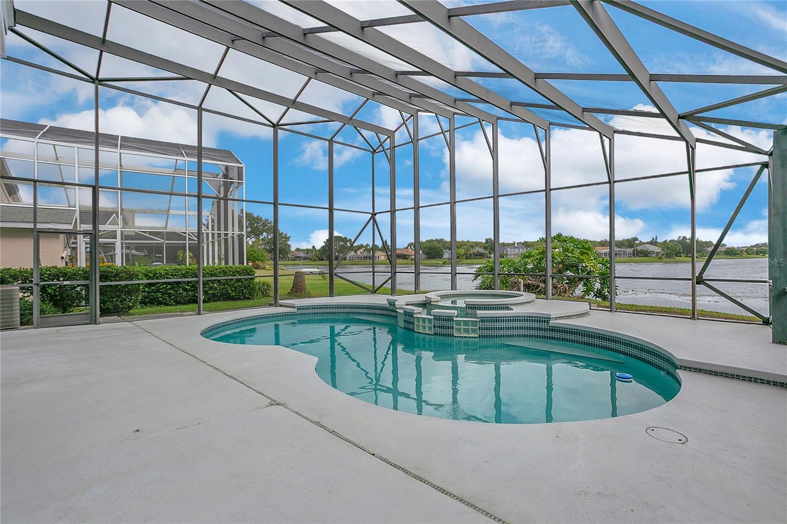 Image 27 of 38 For 13521 Mallard Cove Boulevard