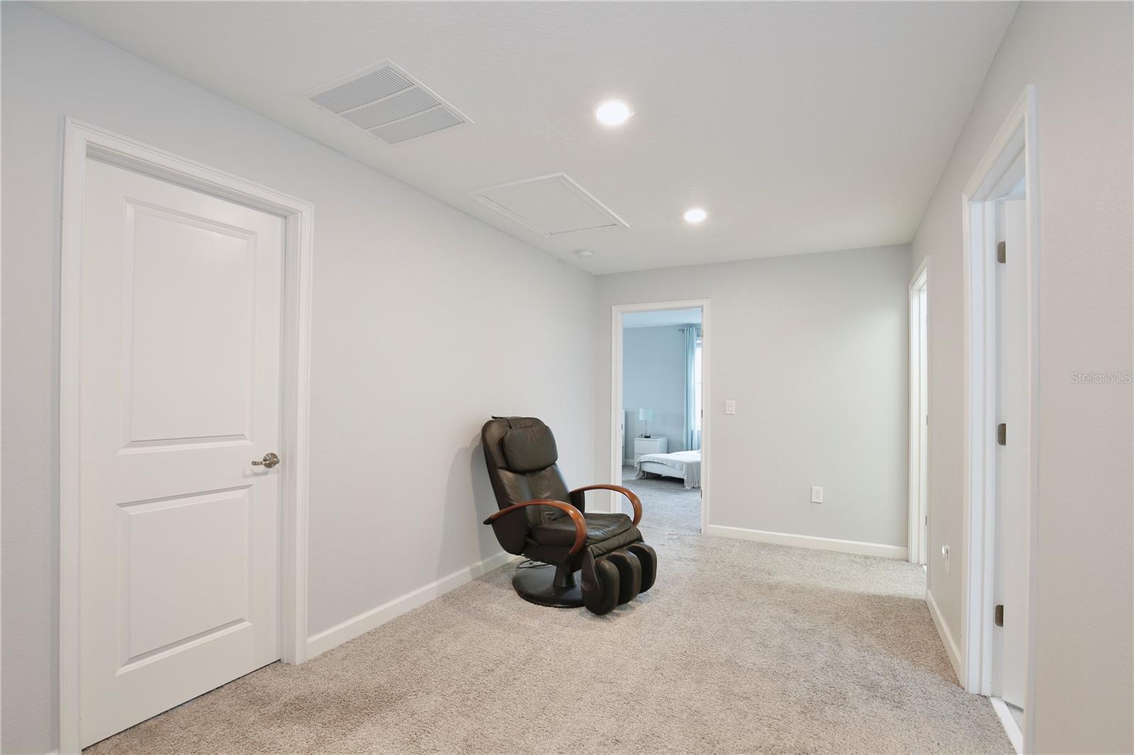 Listing photo id 14 for 11717 Poetry Drive