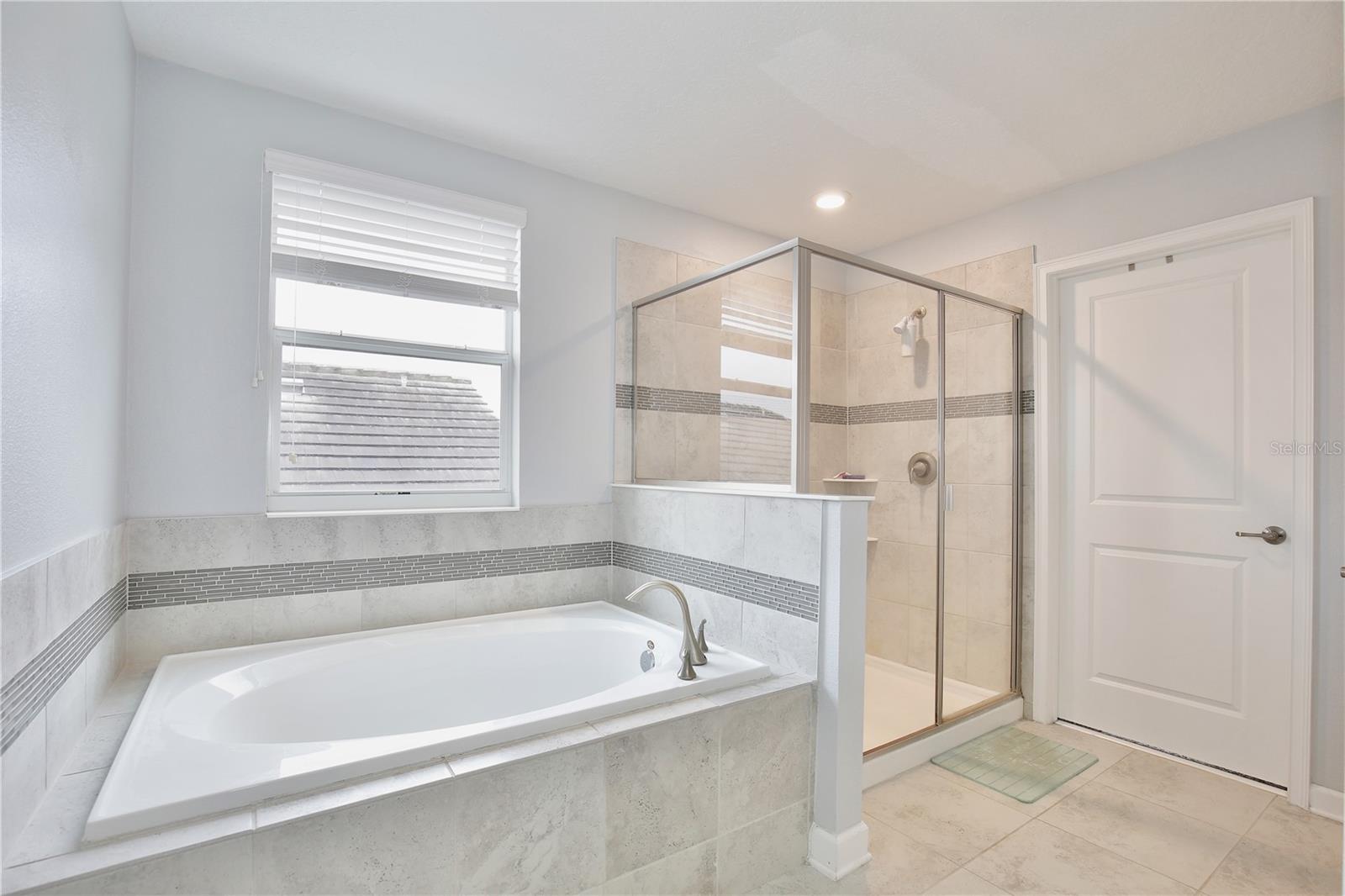 Listing photo id 18 for 11717 Poetry Drive