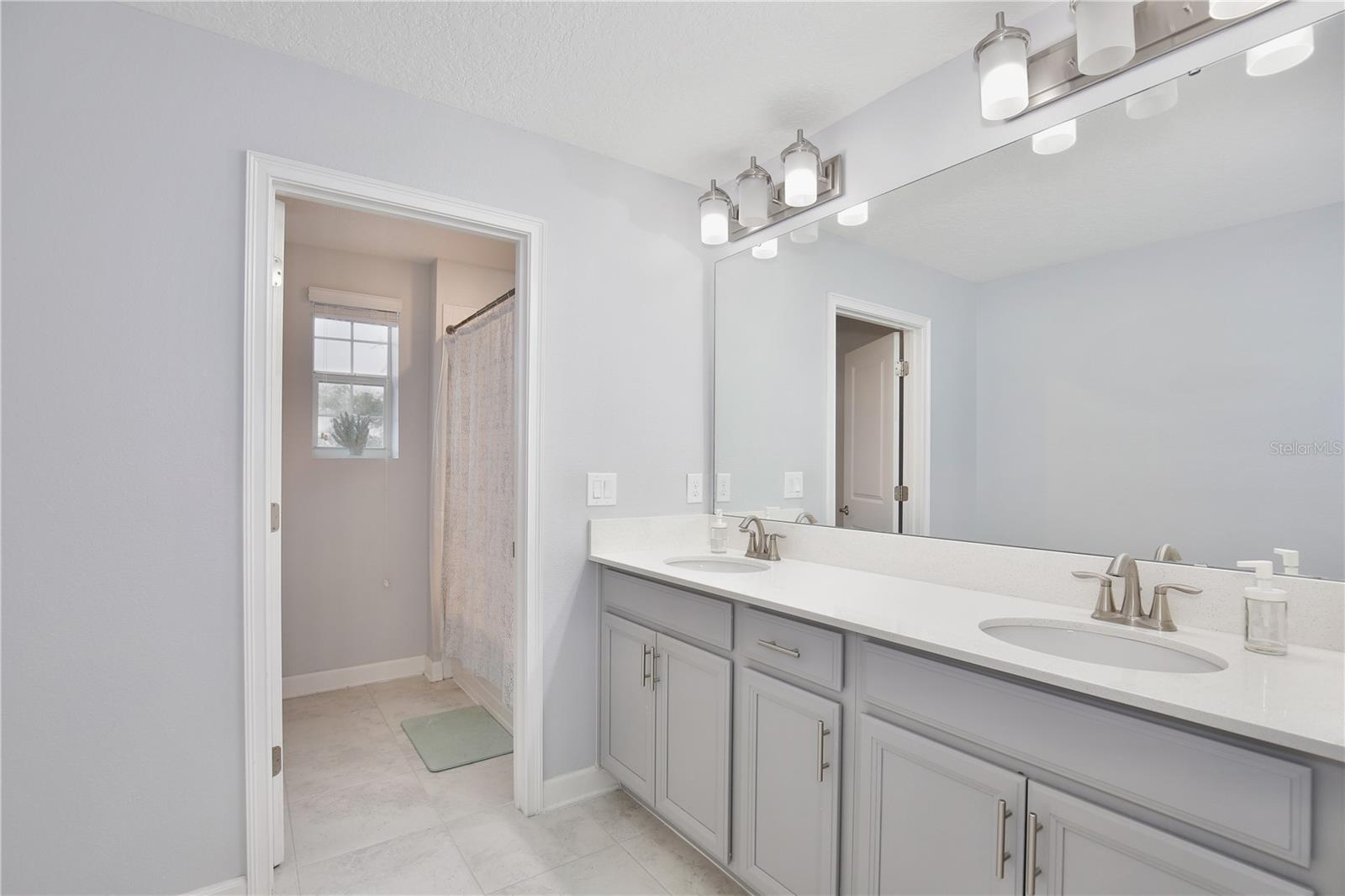 Listing photo id 23 for 11717 Poetry Drive