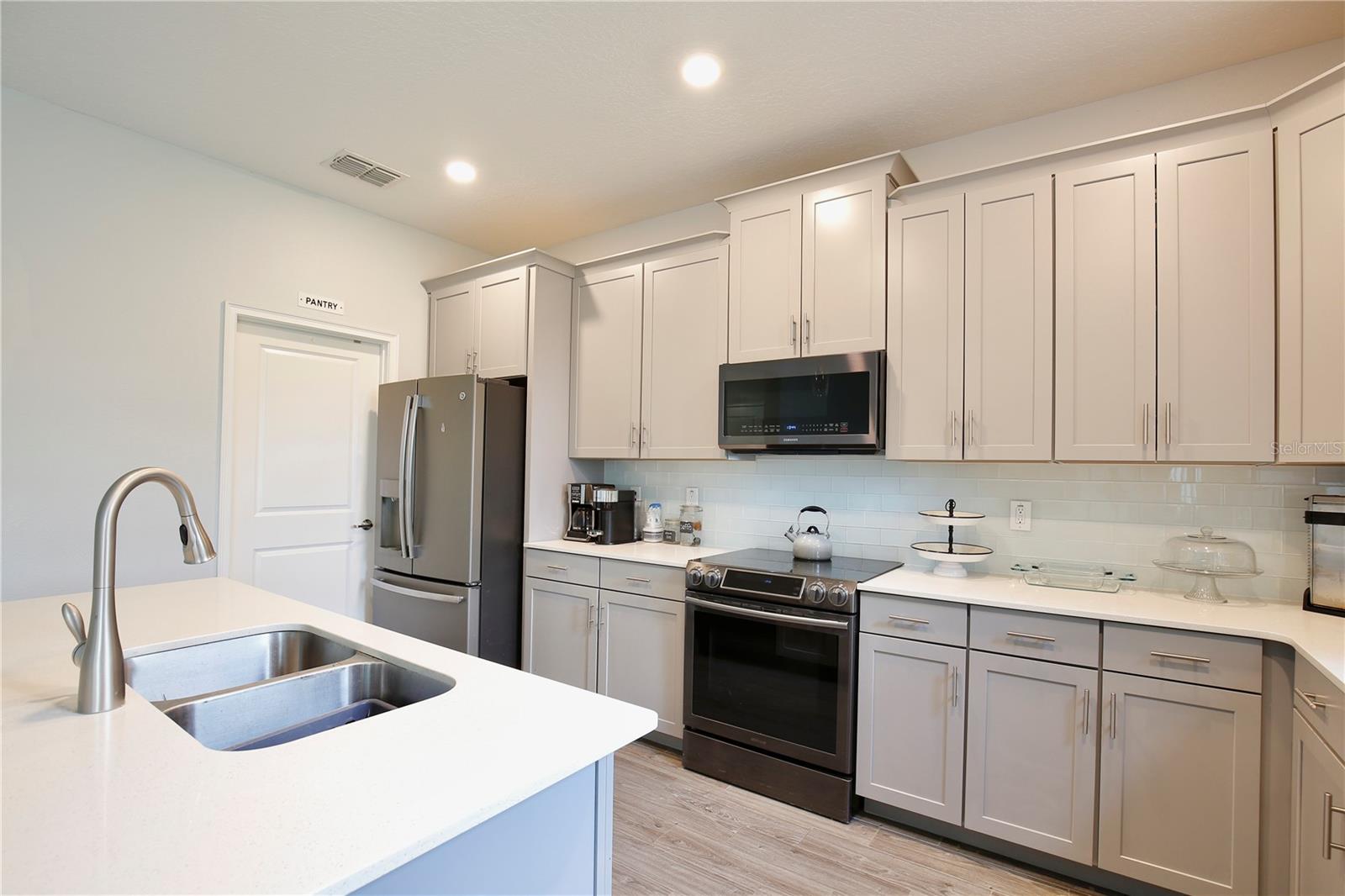 Listing photo id 7 for 11717 Poetry Drive
