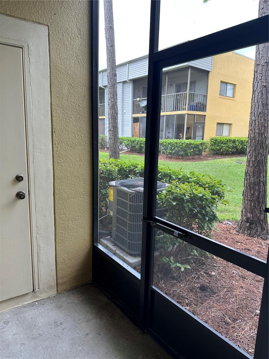 Image 20 of 32 For 6007 Scotchwood Glen 35