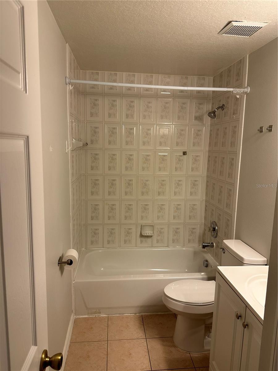 Image 25 of 32 For 6007 Scotchwood Glen 35