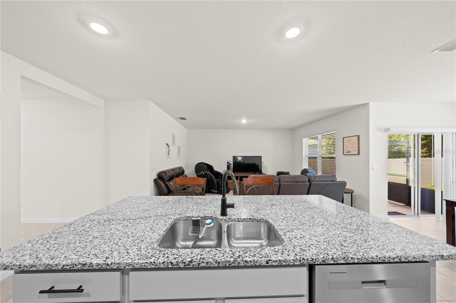 Image 12 of 45 For 3007 Staten Drive