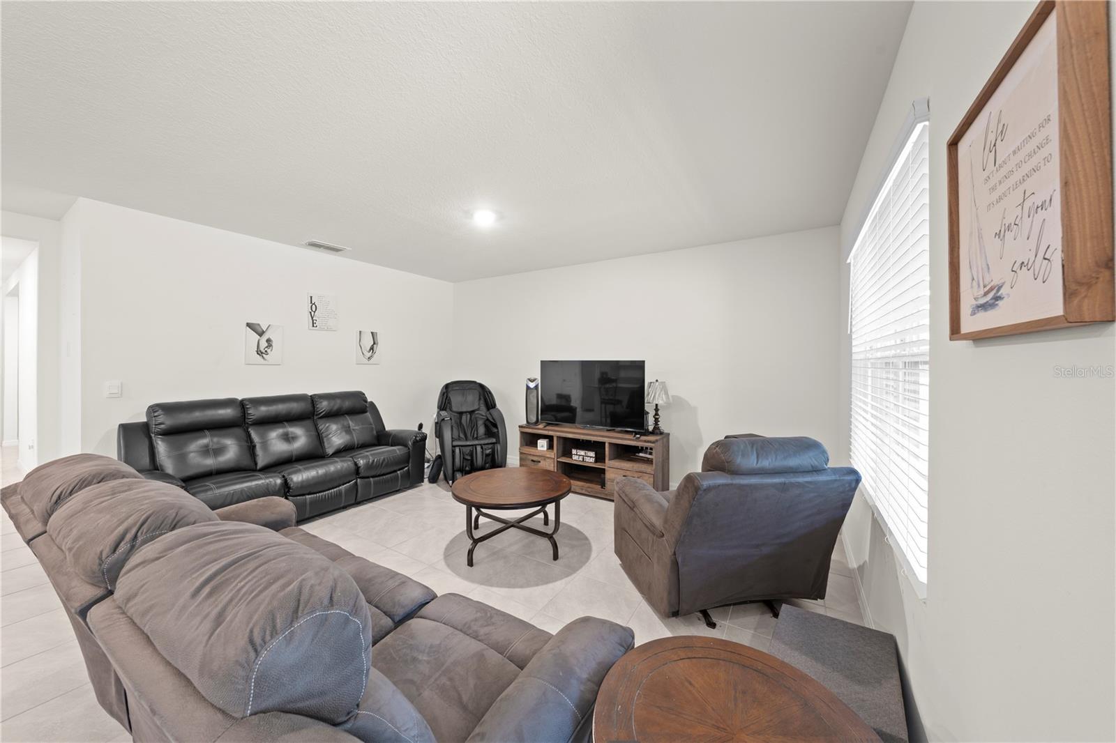 Image 15 of 45 For 3007 Staten Drive