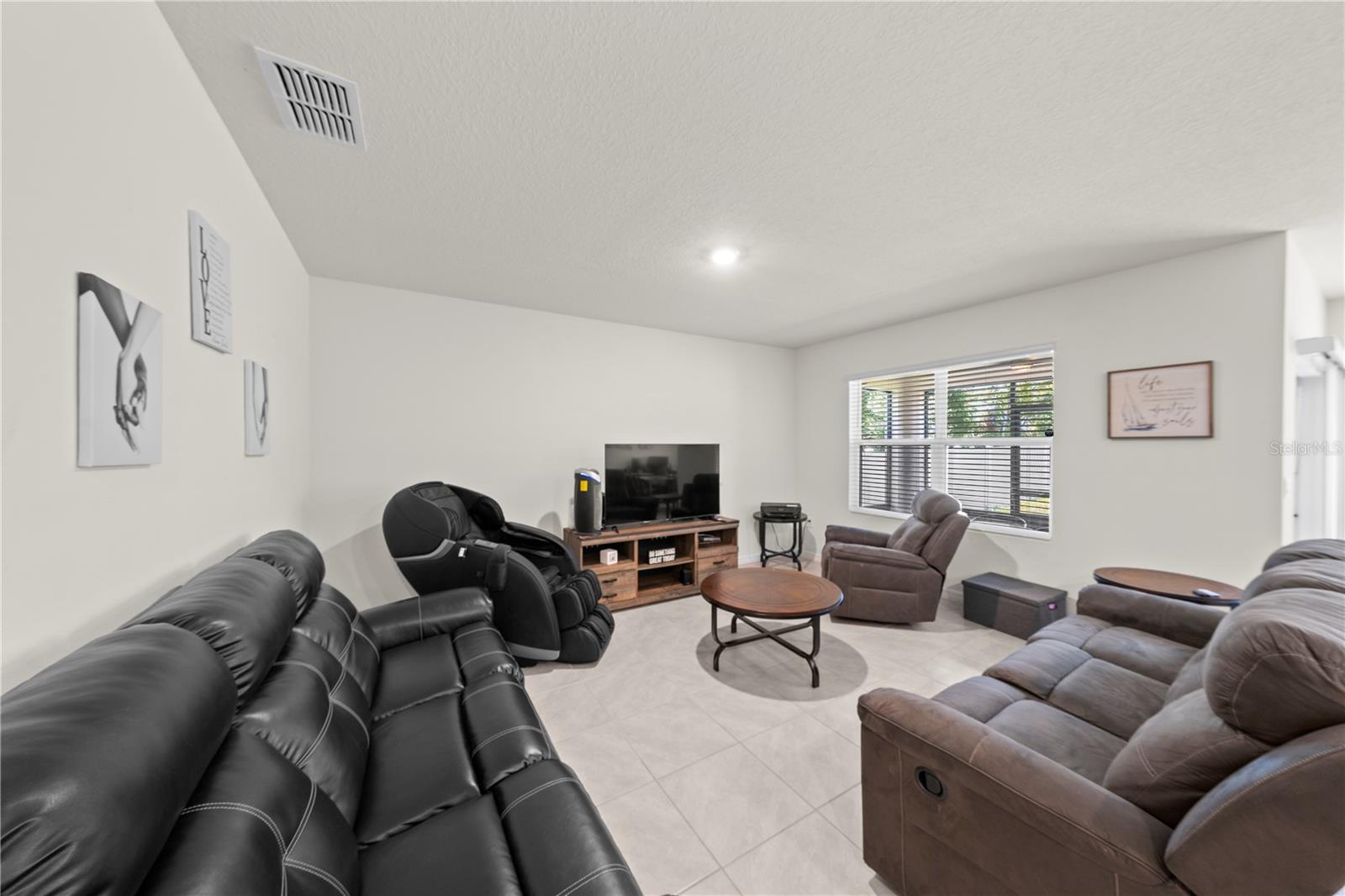 Image 16 of 45 For 3007 Staten Drive