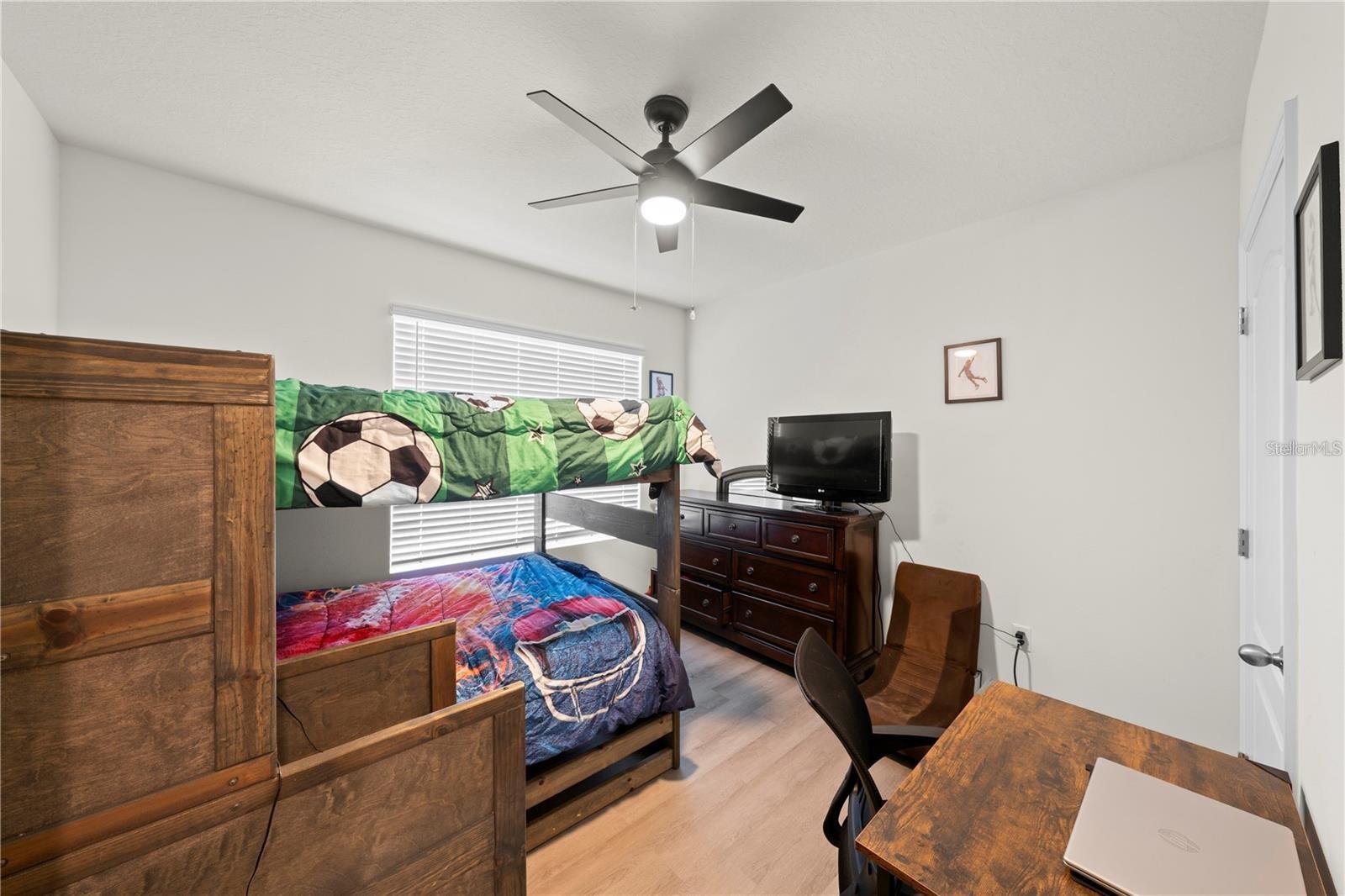 Image 24 of 45 For 3007 Staten Drive