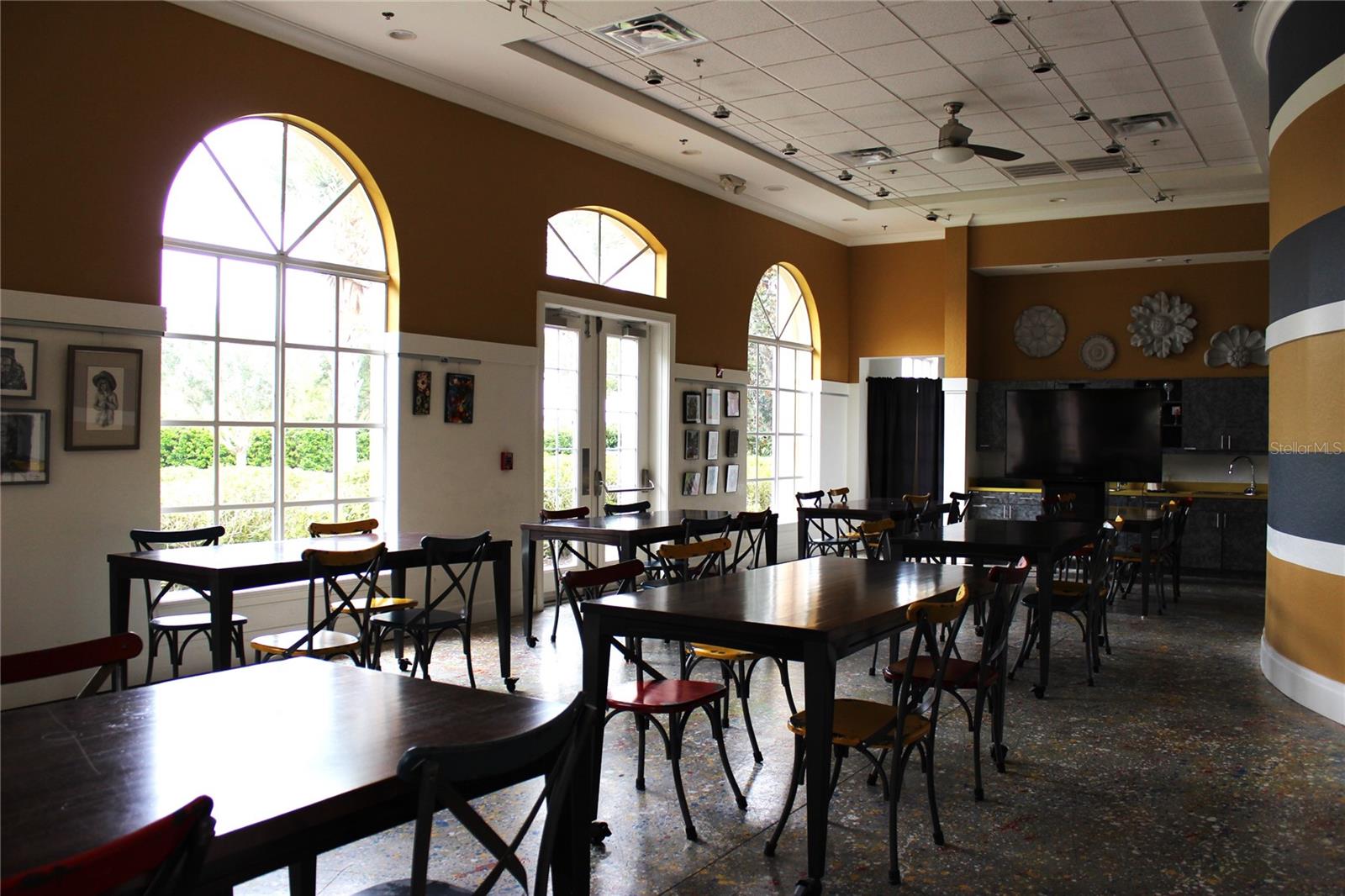 Image 21 of 49 For 108 Crescent Moon Drive