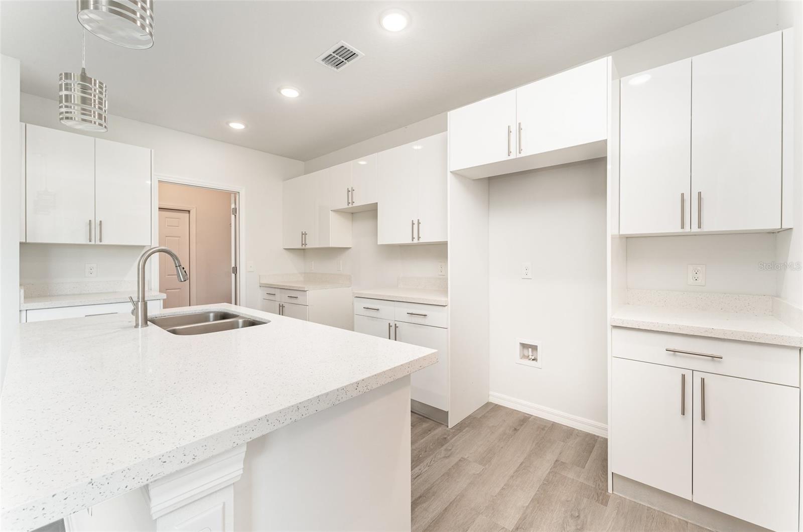 Image 10 of 32 For 1639 Pickerel Court