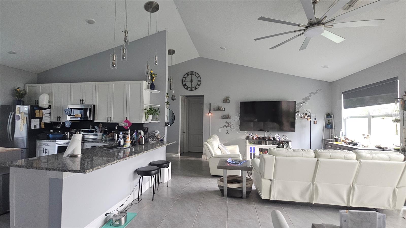 Image 11 of 22 For 1730 East Parkway