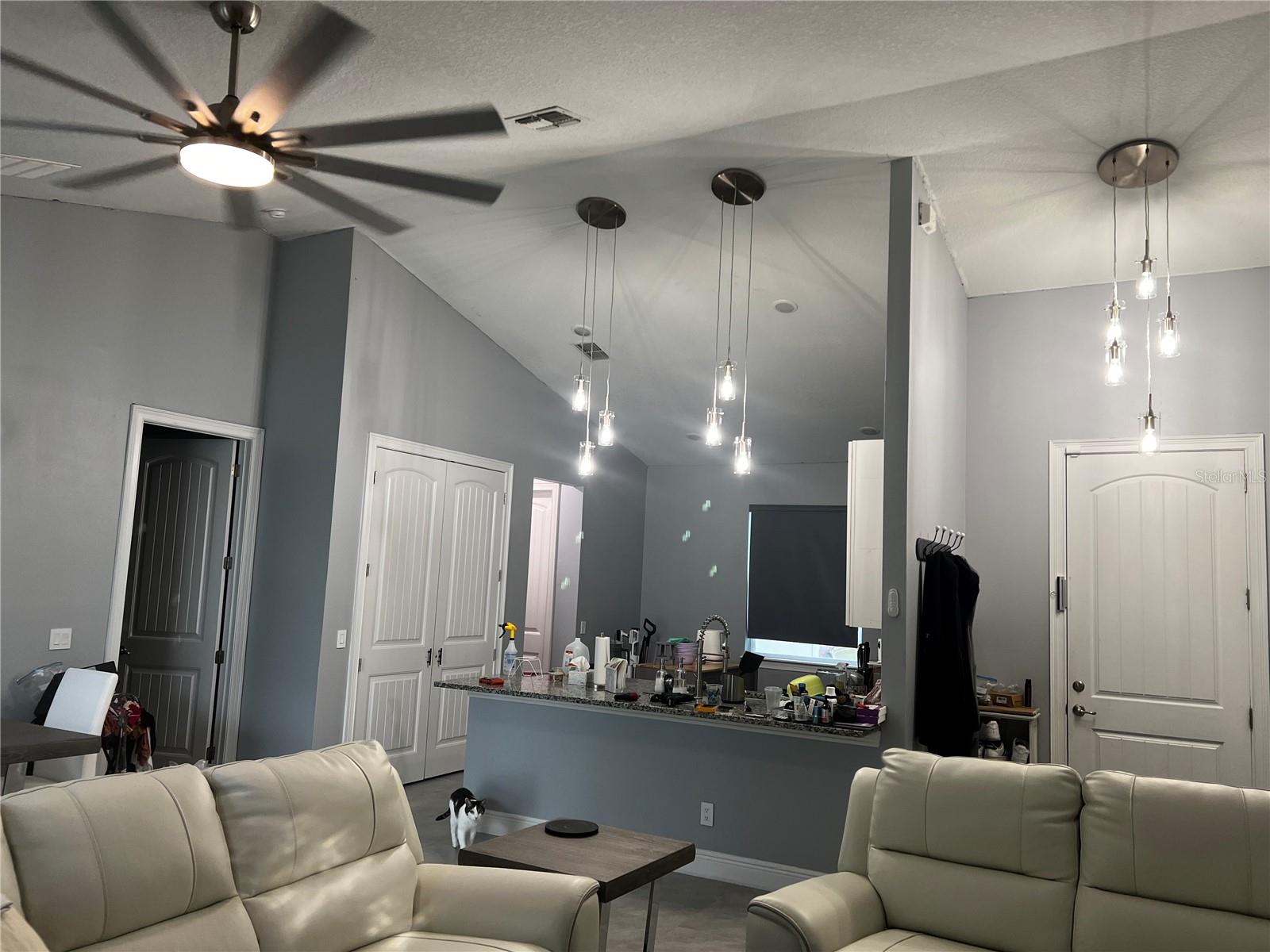 Image 18 of 22 For 1730 East Parkway