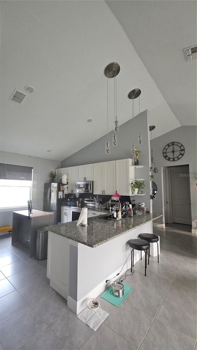 Image 3 of 22 For 1730 East Parkway