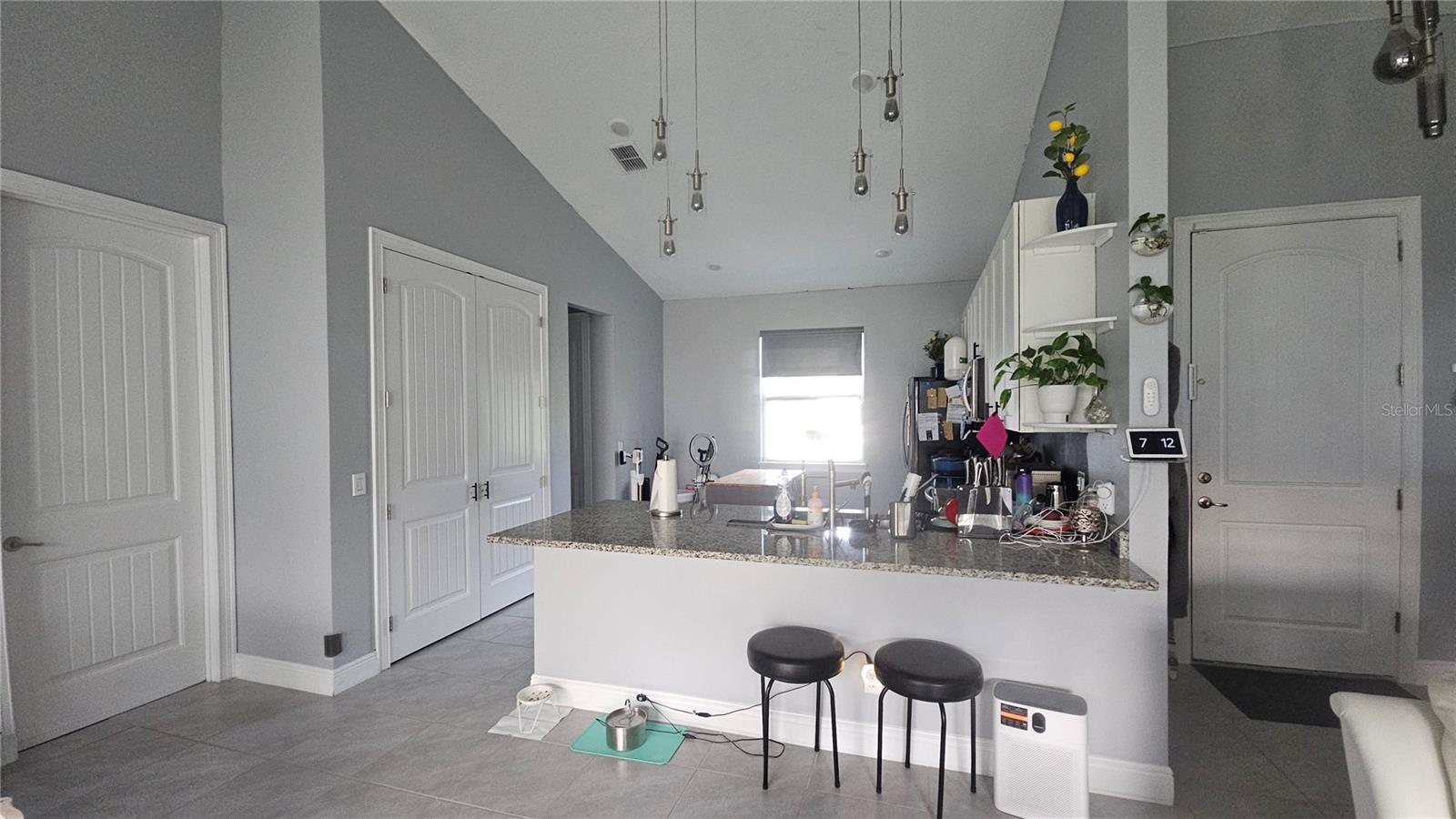 Image 4 of 22 For 1730 East Parkway