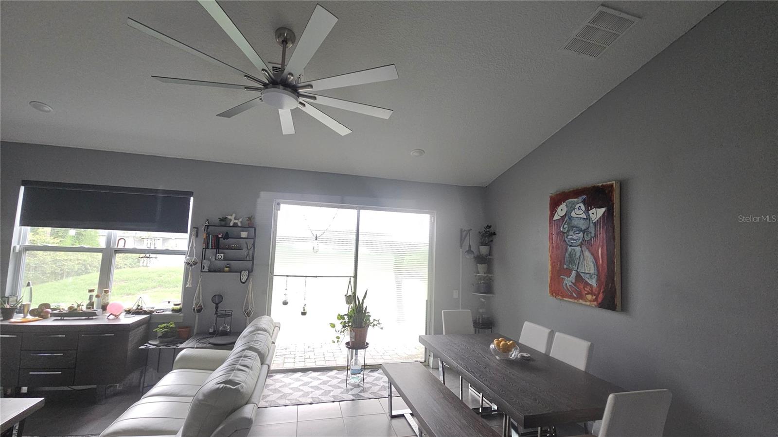 Image 9 of 22 For 1730 East Parkway