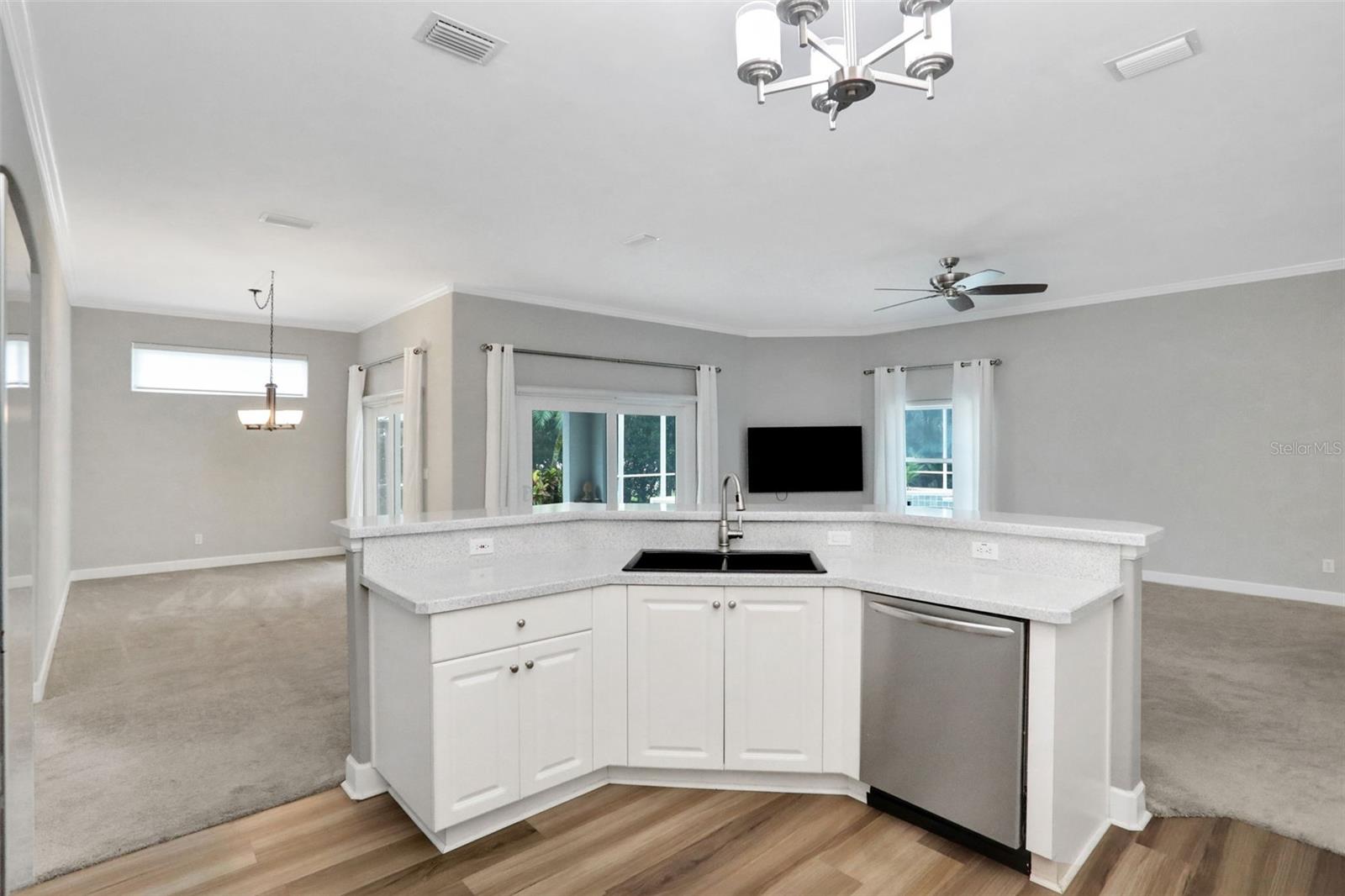 Image 13 of 35 For 4193 Mayfair Lane