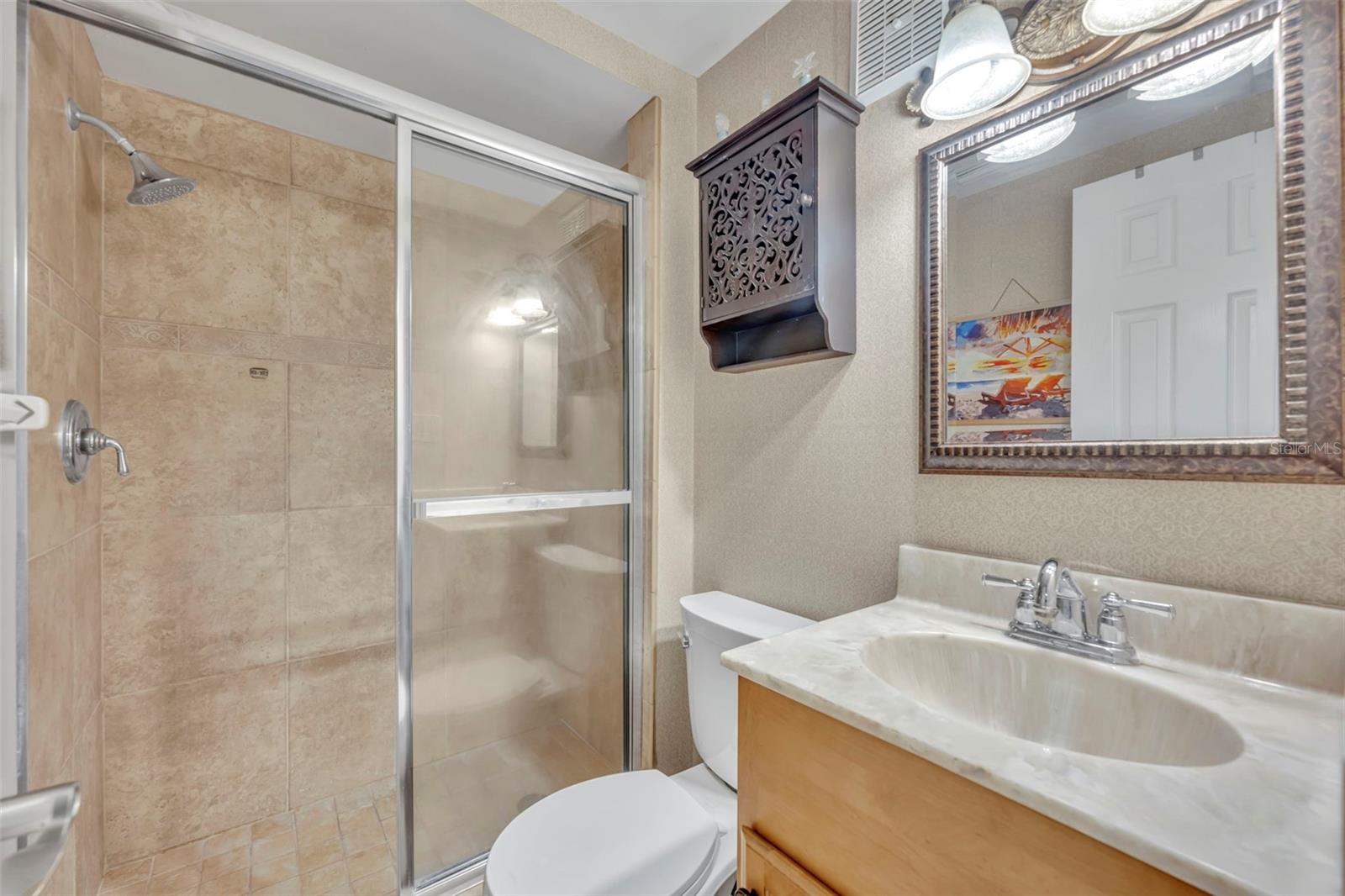 Image 11 of 28 For 4841 Saxon Dr B201