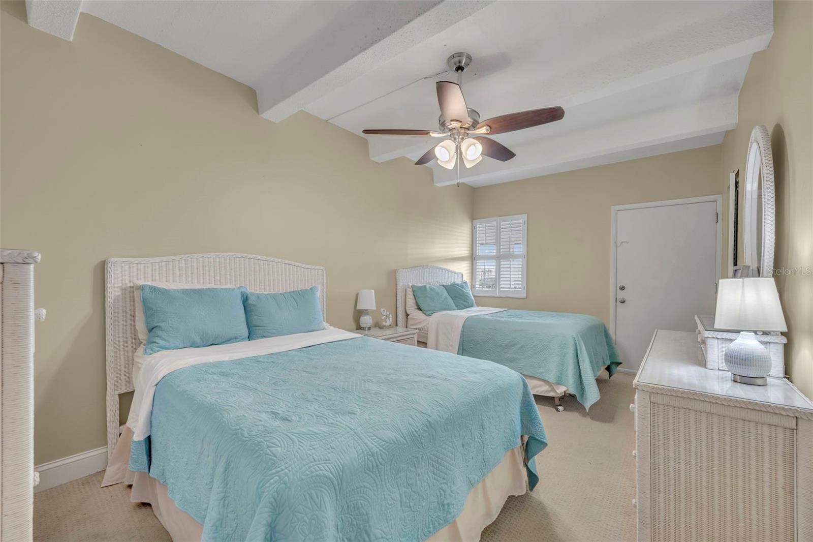 Image 16 of 28 For 4841 Saxon Dr B201