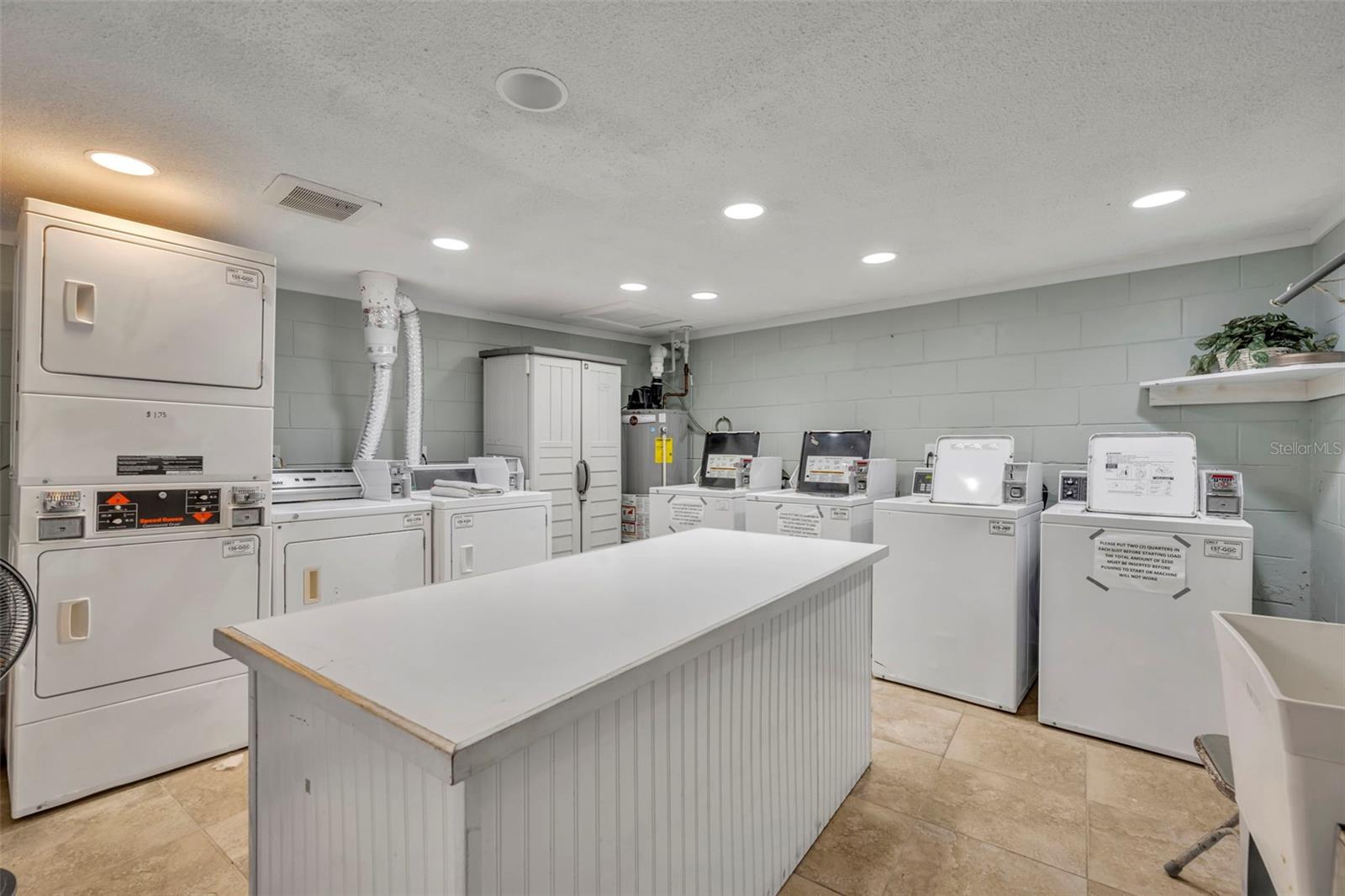 Image 19 of 28 For 4841 Saxon Dr B201