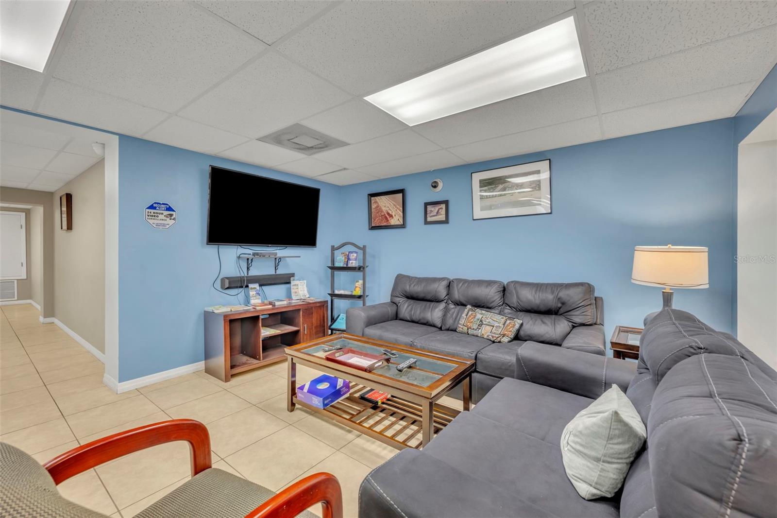 Image 21 of 28 For 4841 Saxon Dr B201