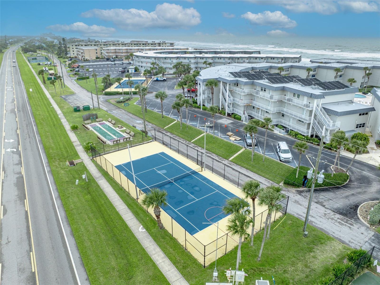 Image 26 of 28 For 4841 Saxon Dr B201